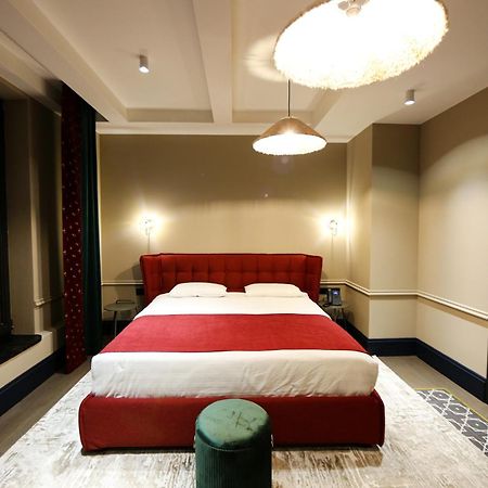 Hotel Retro バトゥーミ エクステリア 写真