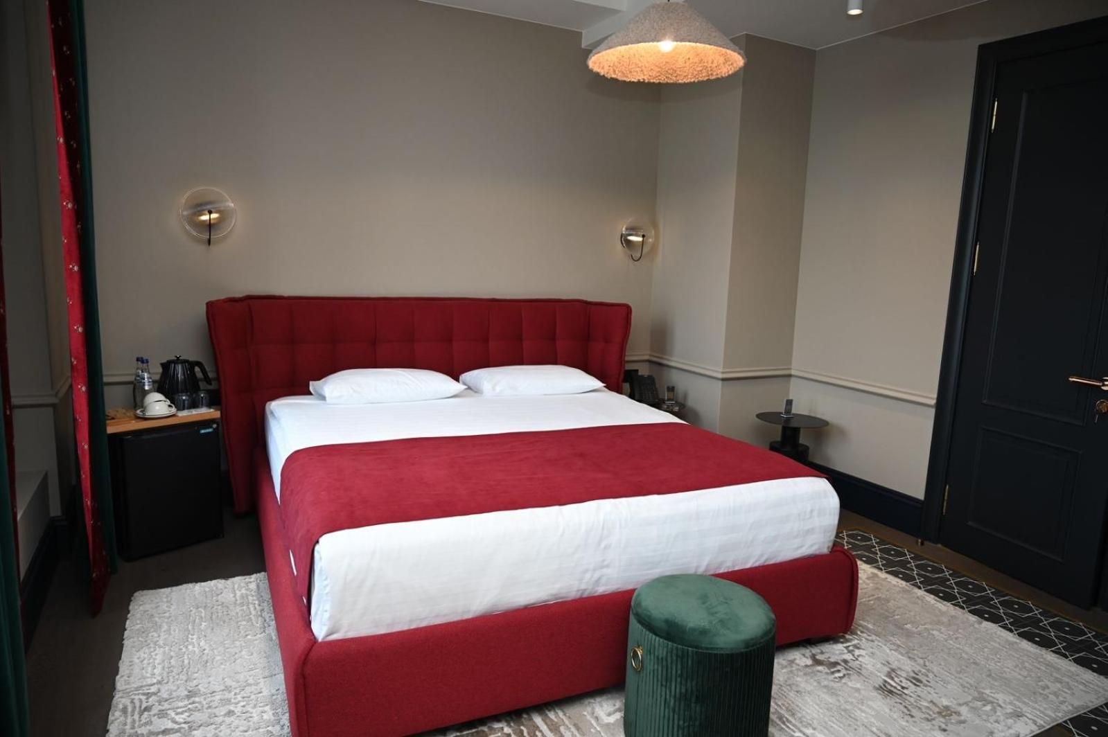 Hotel Retro バトゥーミ エクステリア 写真